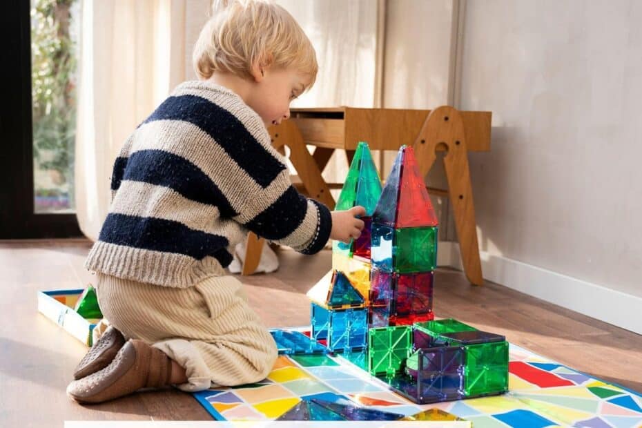 MAGNA-TILES Classic 100-Piece Magnetic Construction