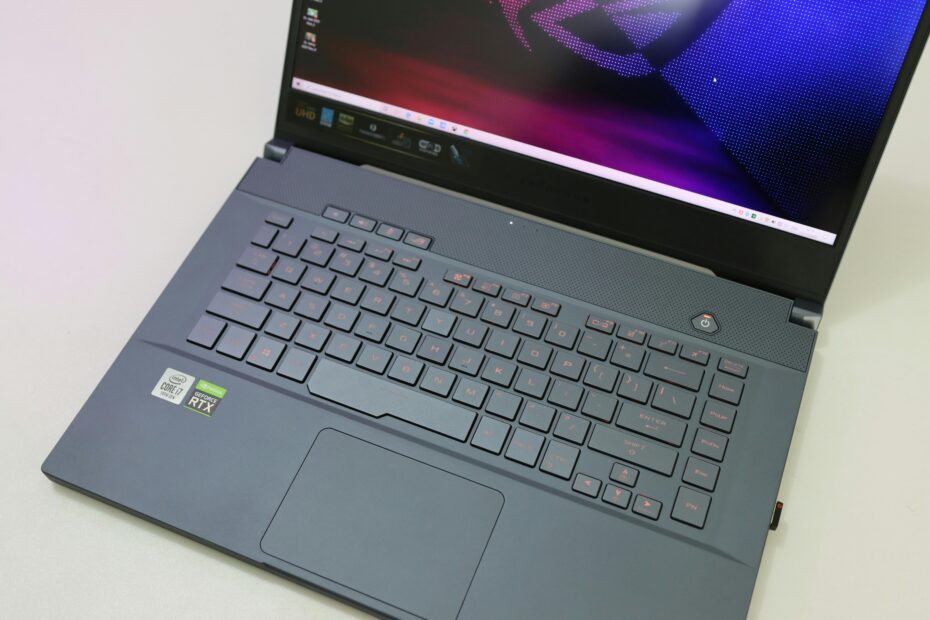 ASUS ROG Strix G16 (2025)